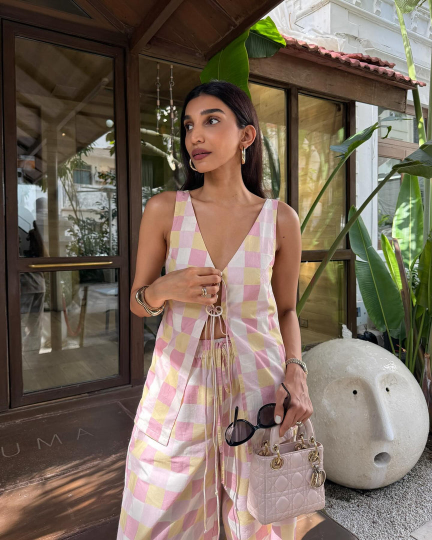 Lucia Top Pink (On Juhi)